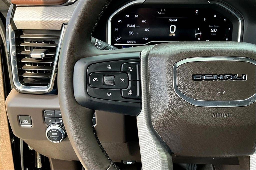 GMC Sierra 2500HD Denali Crew Cab 4WD SB 2024
