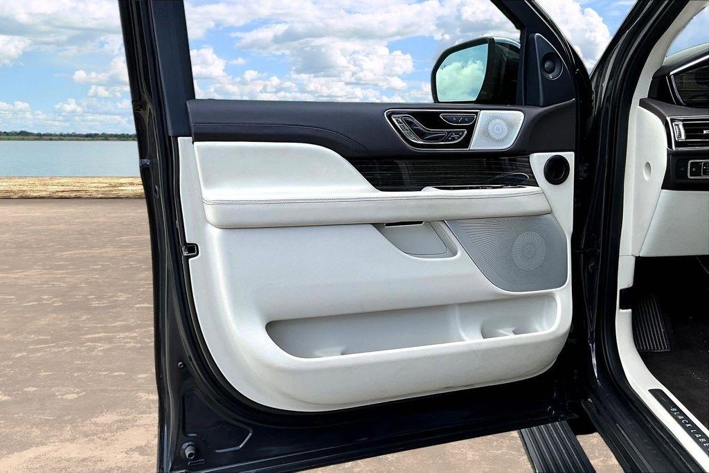 Lincoln Navigator Black Label 4WD 2023