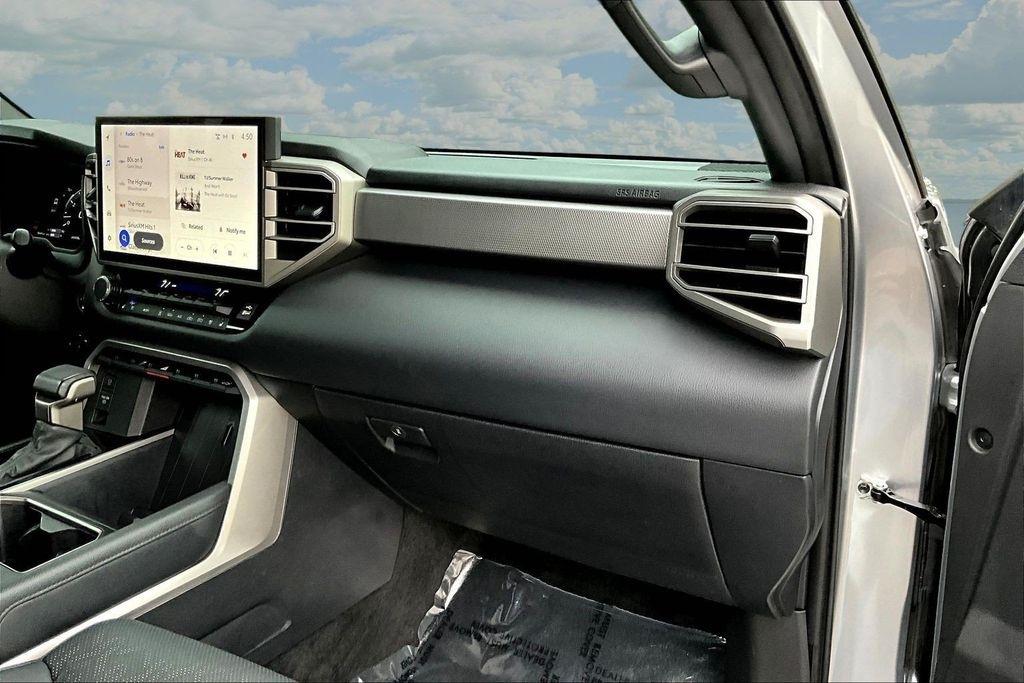 Toyota Tundra Limited CrewMax 4WD 2025