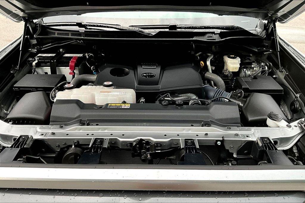 Toyota Tundra Limited CrewMax 4WD 2025