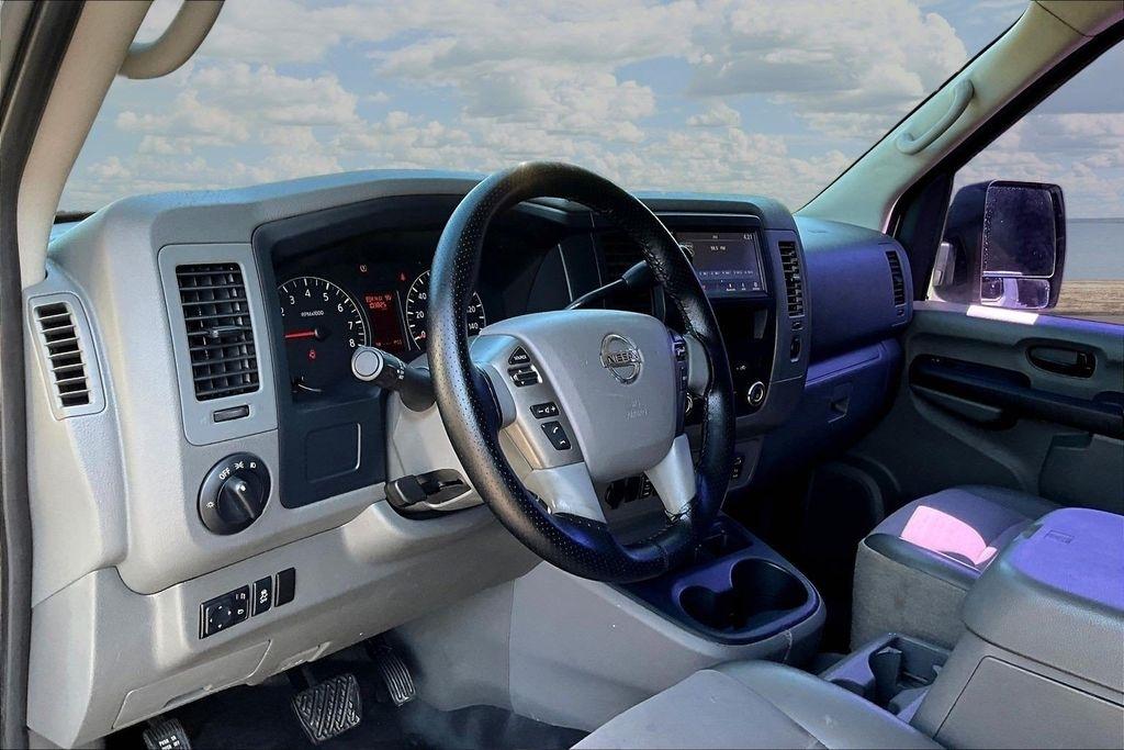 Nissan NV Cargo 2500 HD SV V6 2021