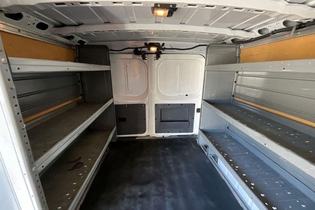 Nissan NV Cargo 2500 HD SV V6 2021