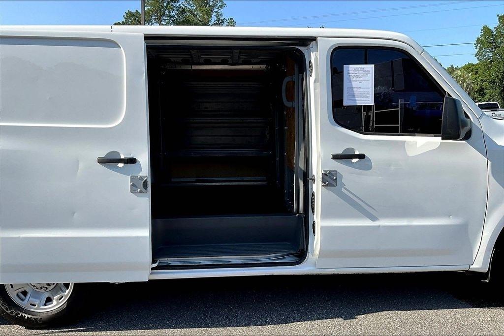 Nissan NV Cargo 2500 HD SV V6 2021