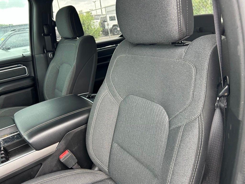RAM 1500 Big Horn Crew Cab SWB 4WD 2020