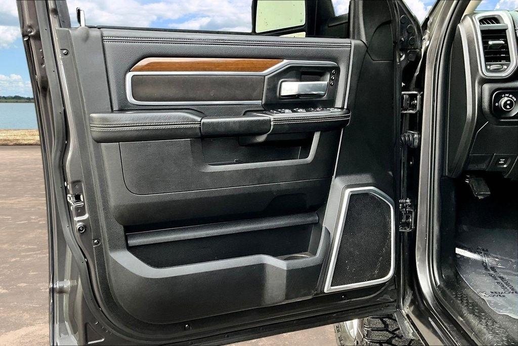 RAM 2500 Laramie Crew Cab SWB 4WD 2024