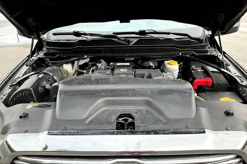 RAM 2500 Laramie Crew Cab SWB 4WD 2024