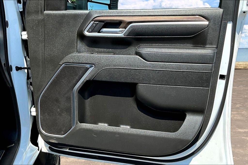 Chevrolet Silverado 2500HD LT Crew Cab Long Box 4WD 2025