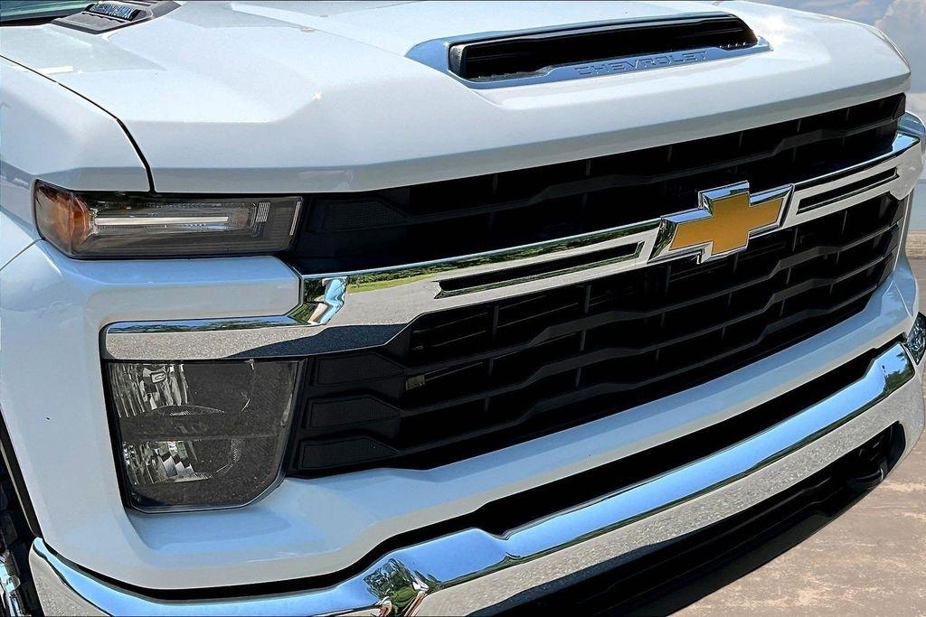 Chevrolet Silverado 2500HD LT Crew Cab Long Box 4WD 2025