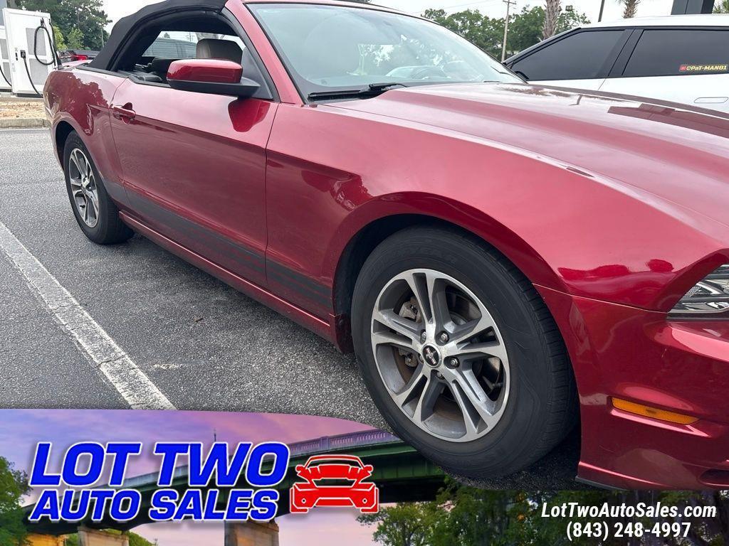 Ford Mustang V6 Convertible 2014