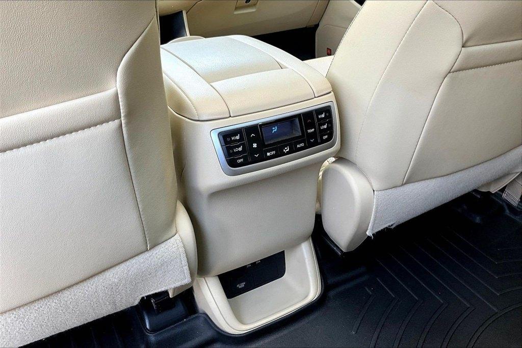 Toyota Highlander Limited Platinum V6 AWD (Natl) 2019