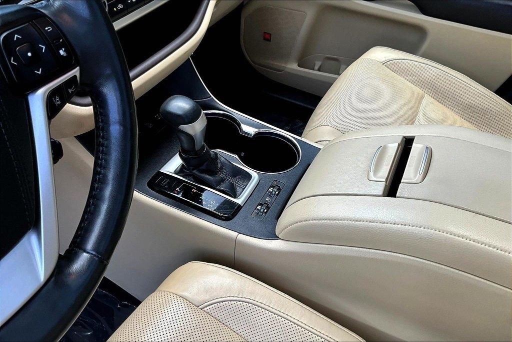 Toyota Highlander Limited Platinum V6 AWD (Natl) 2019