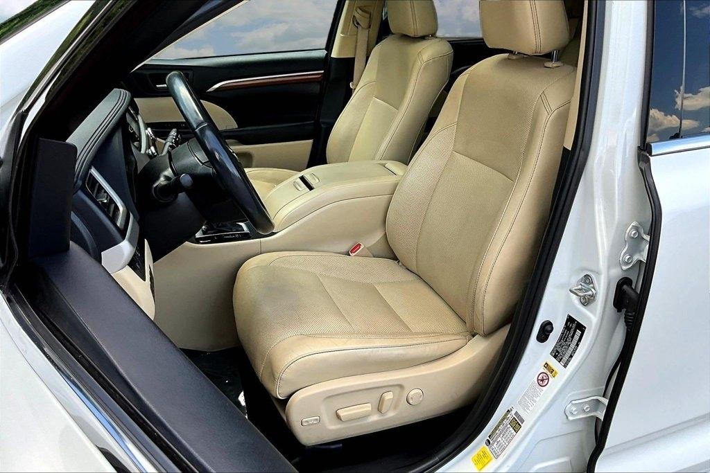Toyota Highlander Limited Platinum V6 AWD (Natl) 2019