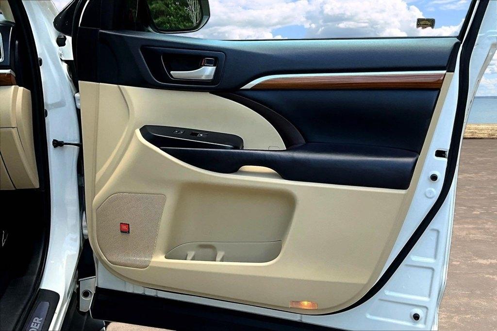 Toyota Highlander Limited Platinum V6 AWD (Natl) 2019