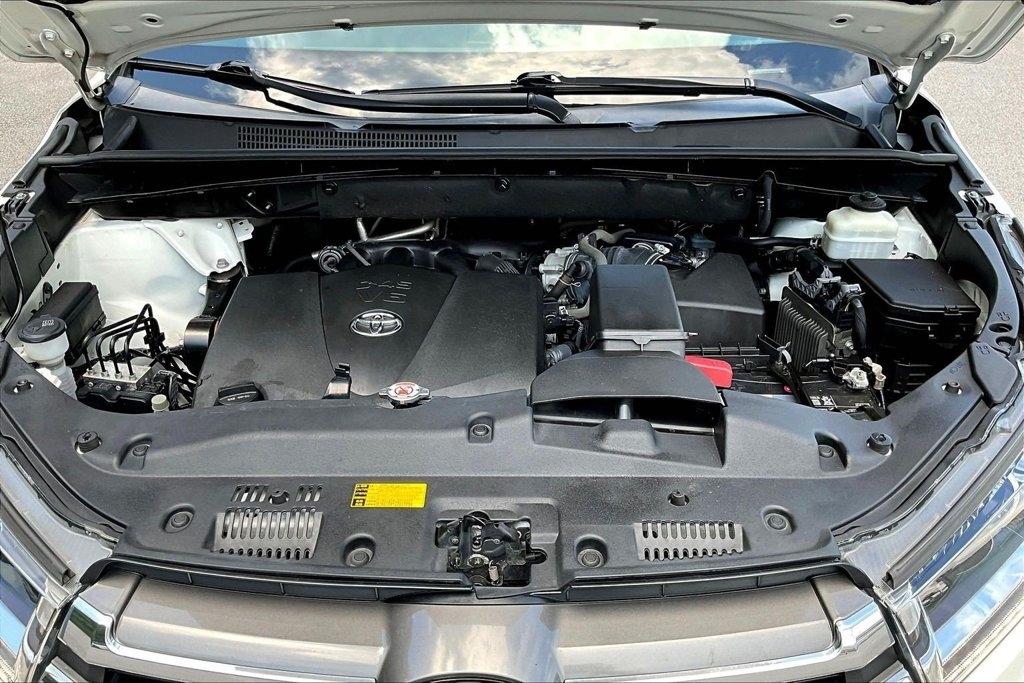 Toyota Highlander Limited Platinum V6 AWD (Natl) 2019