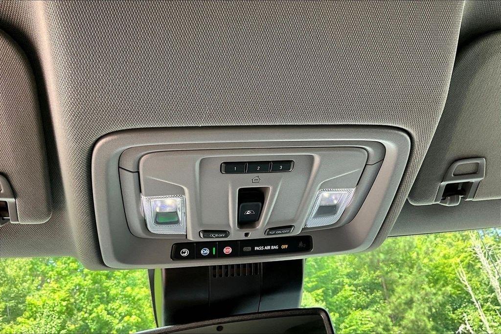 GMC Sierra 1500 SLT Crew Cab 4WD 2024