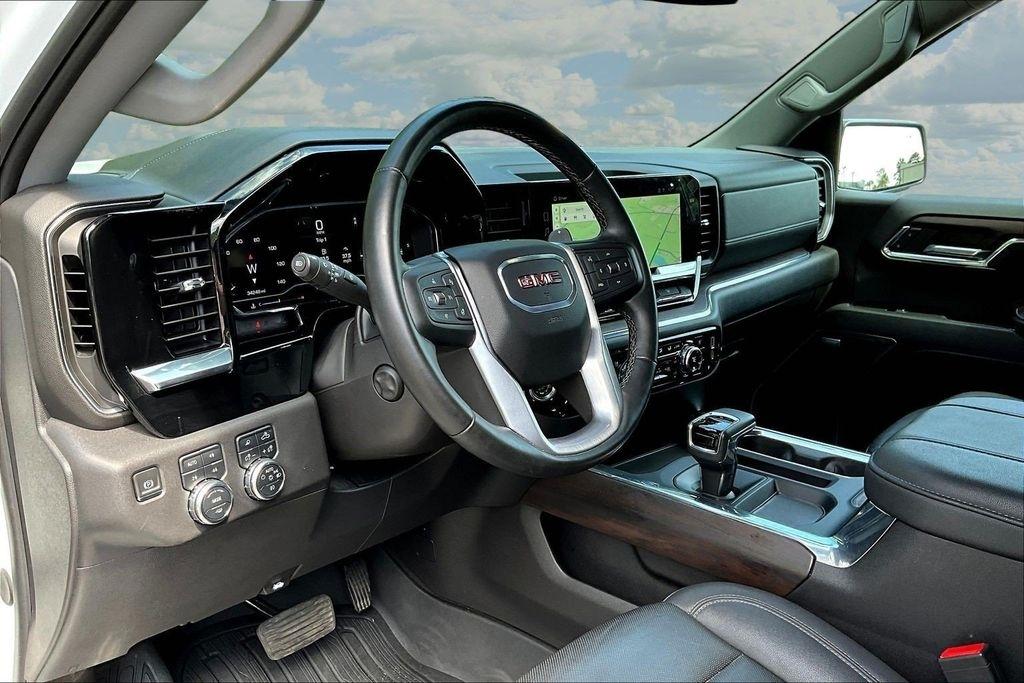 GMC Sierra 1500 SLT Crew Cab 4WD 2024
