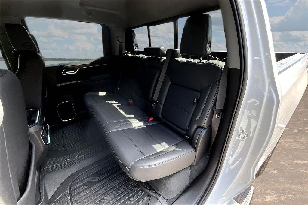 GMC Sierra 1500 SLT Crew Cab 4WD 2024