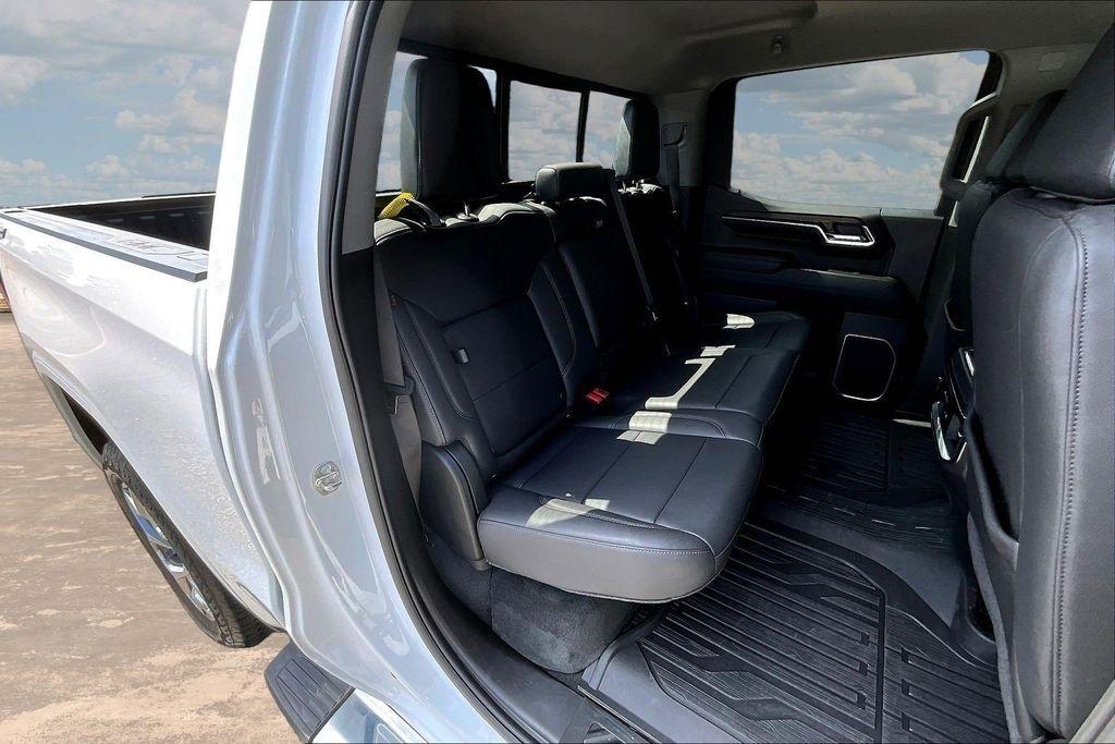 GMC Sierra 1500 SLT Crew Cab 4WD 2024