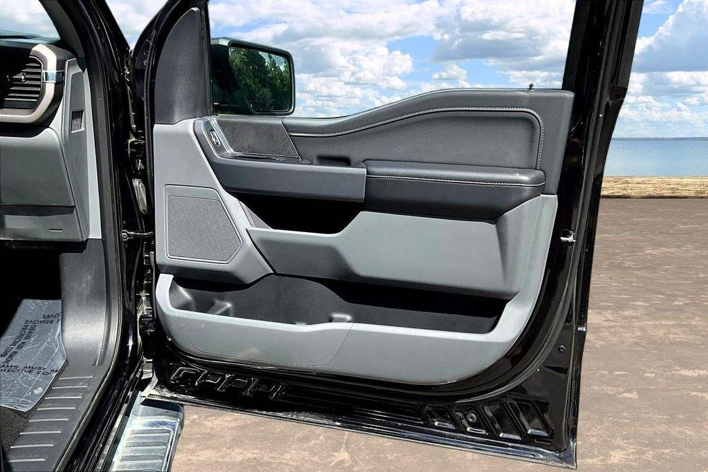 Ford F-150 XLT SuperCrew 4WD 2025