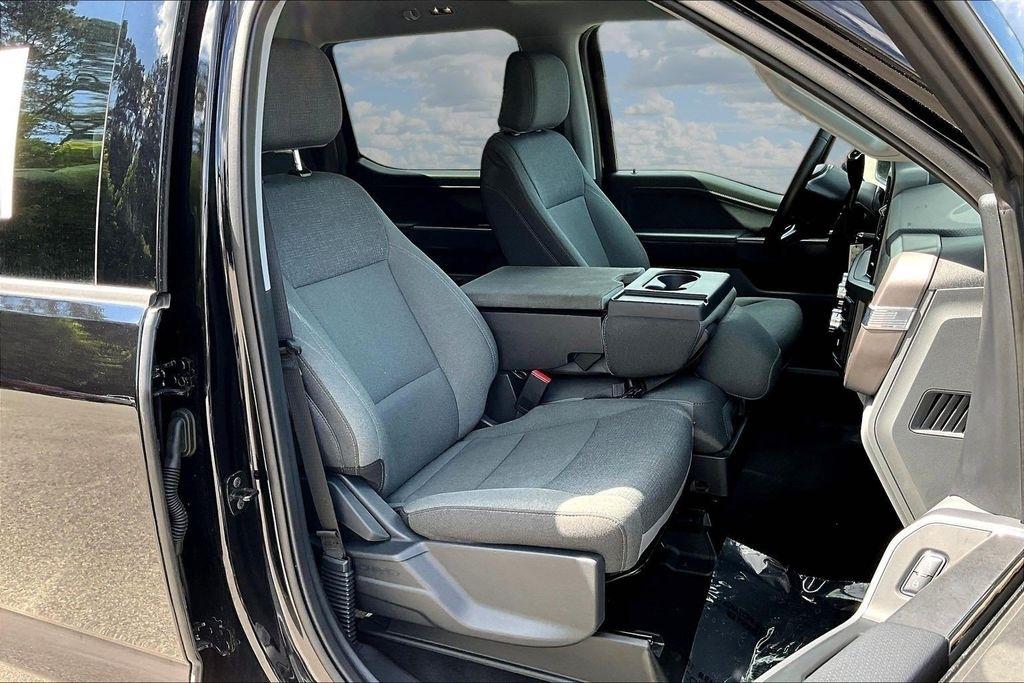 Ford F-150 XLT SuperCrew 4WD 2025