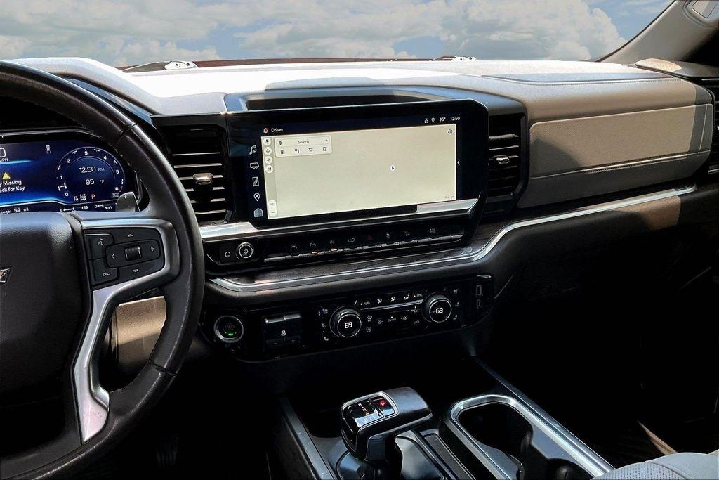 Chevrolet Silverado 1500 LTZ Crew Cab 4WD 2023