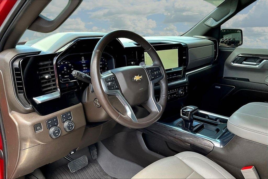 Chevrolet Silverado 1500 LTZ Crew Cab 4WD 2023