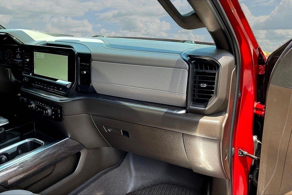 Chevrolet Silverado 1500 LTZ Crew Cab 4WD 2023