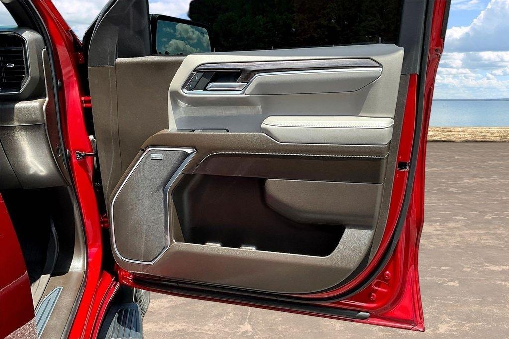 Chevrolet Silverado 1500 LTZ Crew Cab 4WD 2023