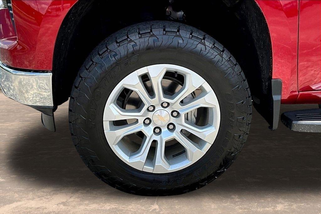 Chevrolet Silverado 1500 LTZ Crew Cab 4WD 2023