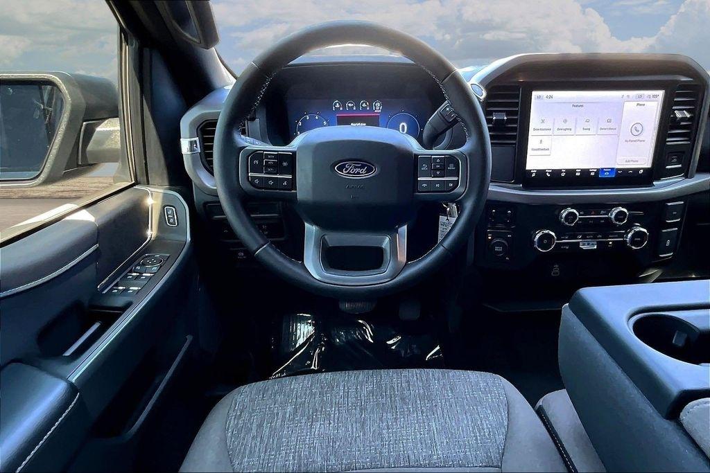 Ford F-150 XLT SuperCrew 4WD 2025