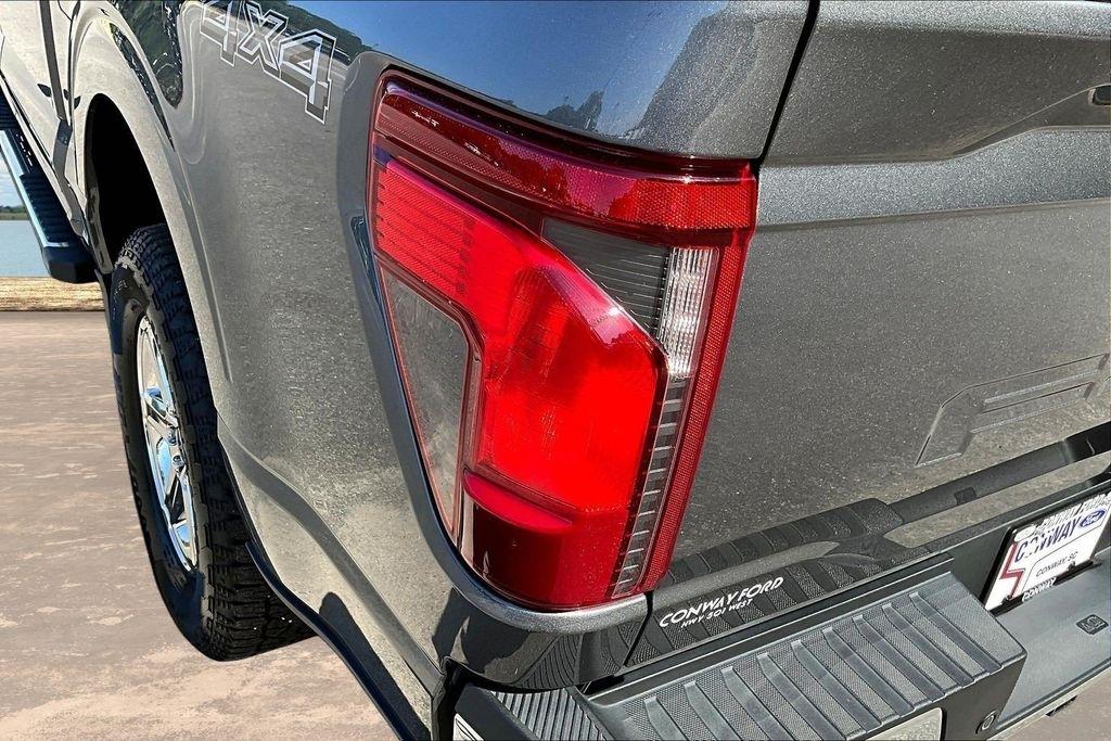 Ford F-150 XLT SuperCrew 4WD 2025