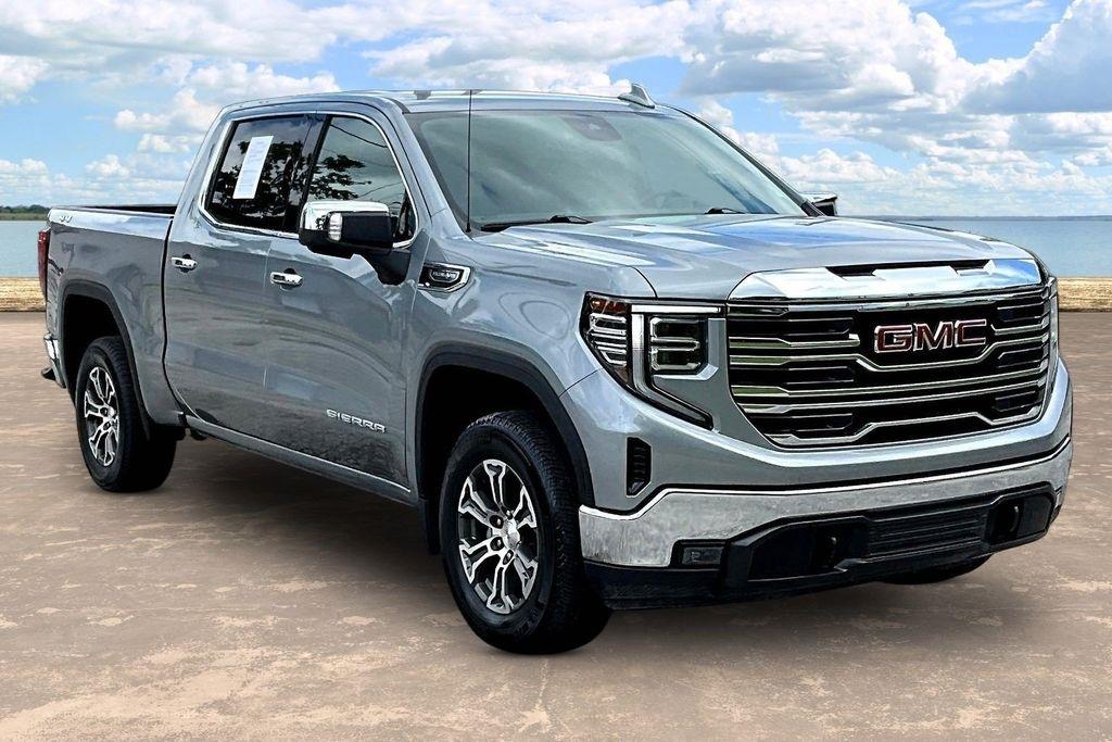 GMC Sierra 1500 SLT Crew Cab 4WD 2026