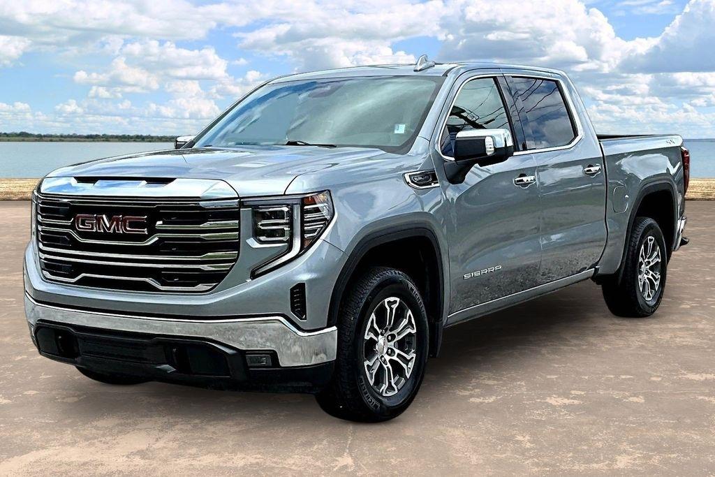 GMC Sierra 1500 SLT Crew Cab 4WD 2026