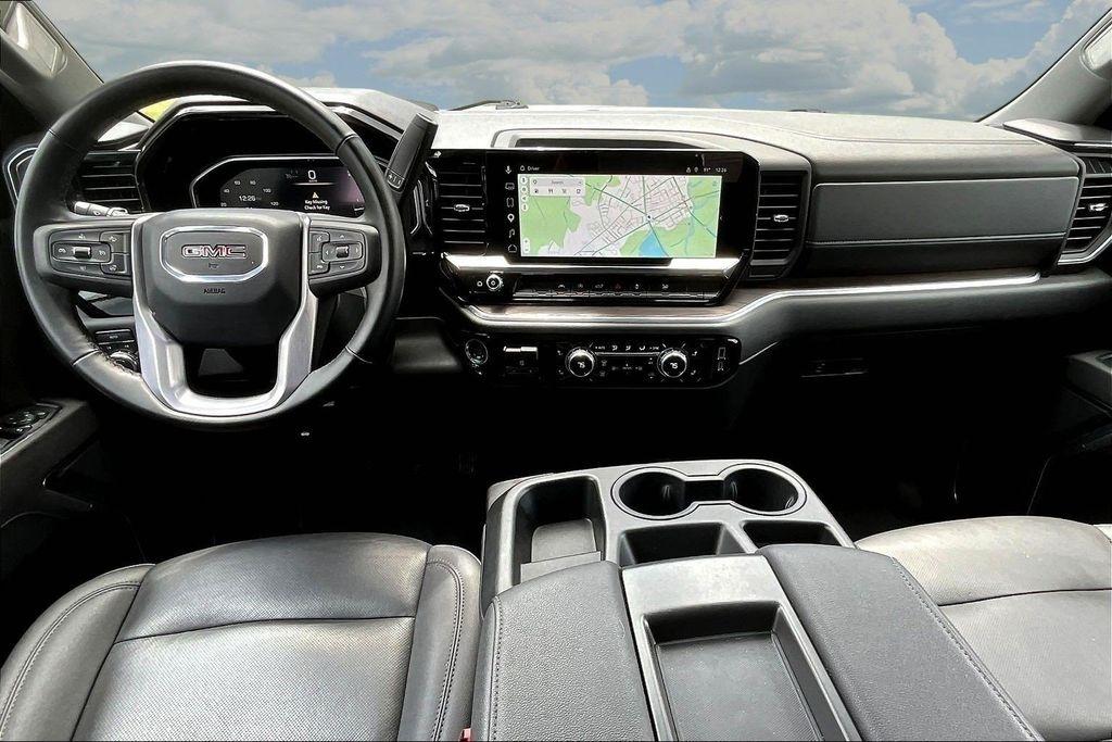 GMC Sierra 1500 SLT Crew Cab 4WD 2026