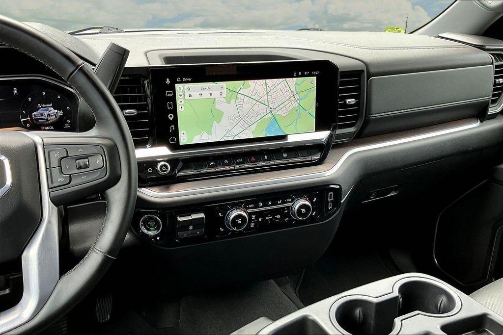GMC Sierra 1500 SLT Crew Cab 4WD 2026