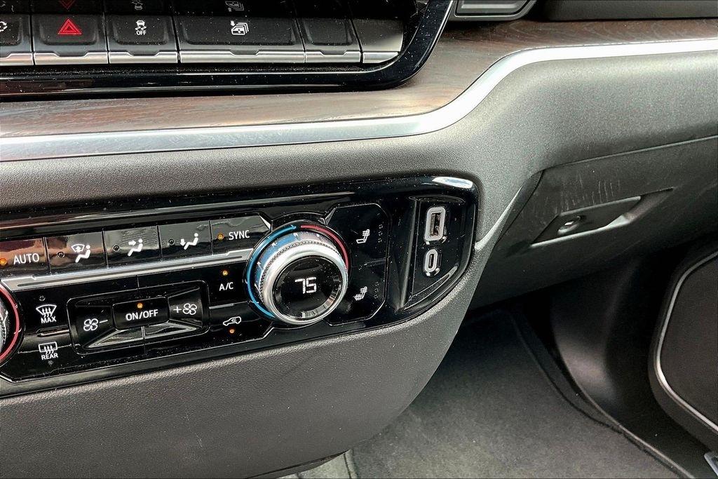 GMC Sierra 1500 SLT Crew Cab 4WD 2026