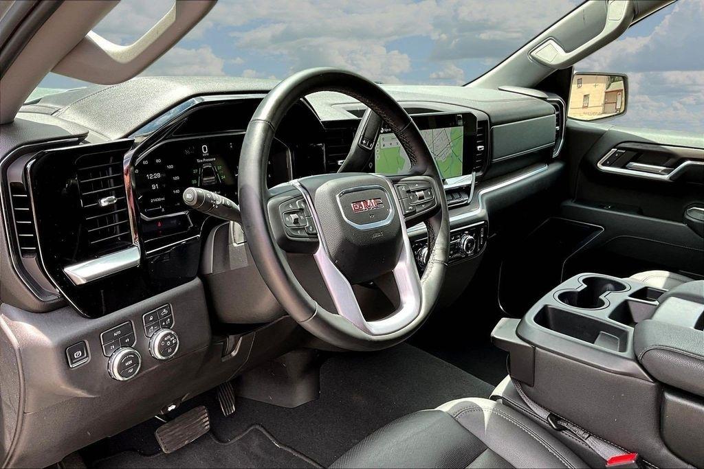 GMC Sierra 1500 SLT Crew Cab 4WD 2026