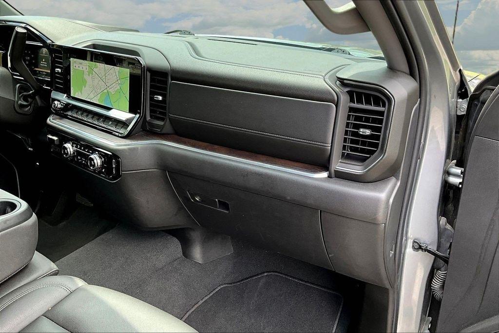 GMC Sierra 1500 SLT Crew Cab 4WD 2026