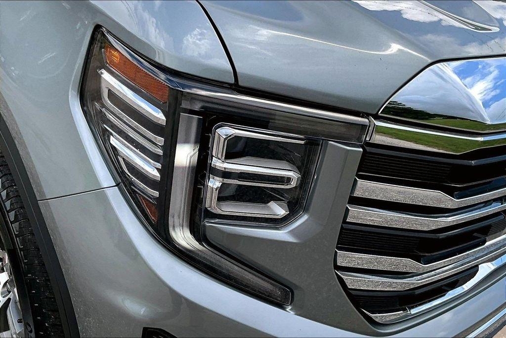 GMC Sierra 1500 SLT Crew Cab 4WD 2026