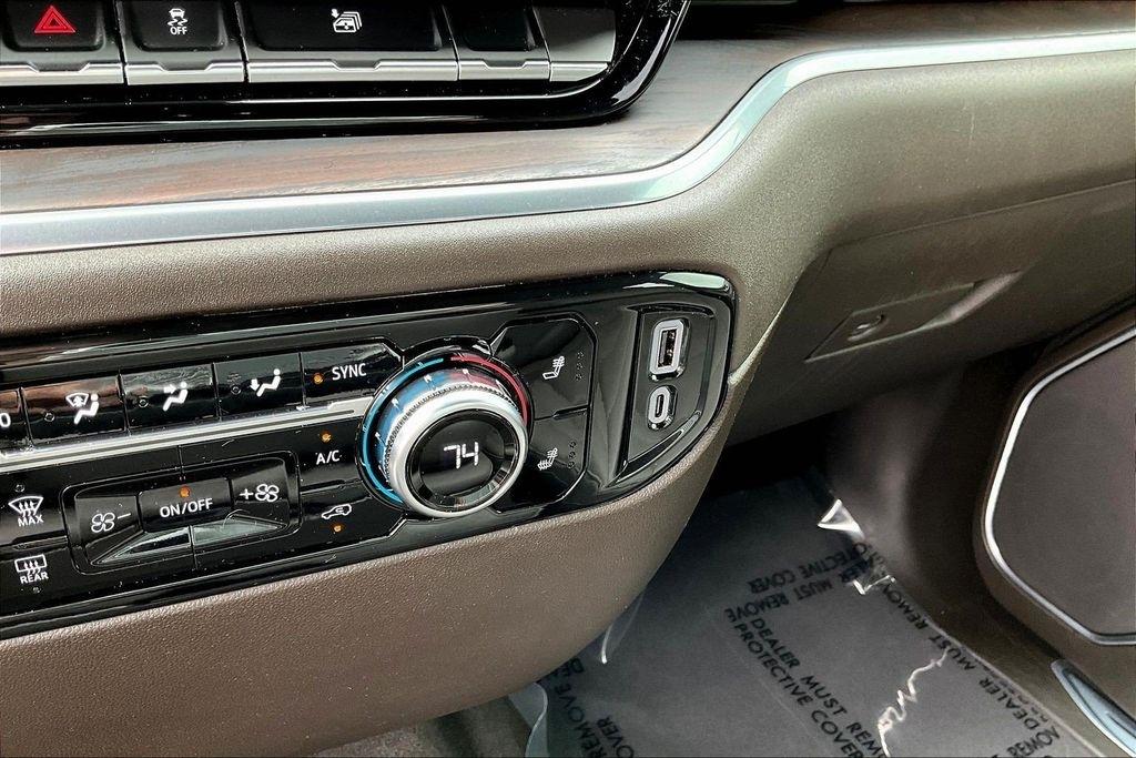 GMC Sierra 1500 SLT Crew Cab 4WD 2026