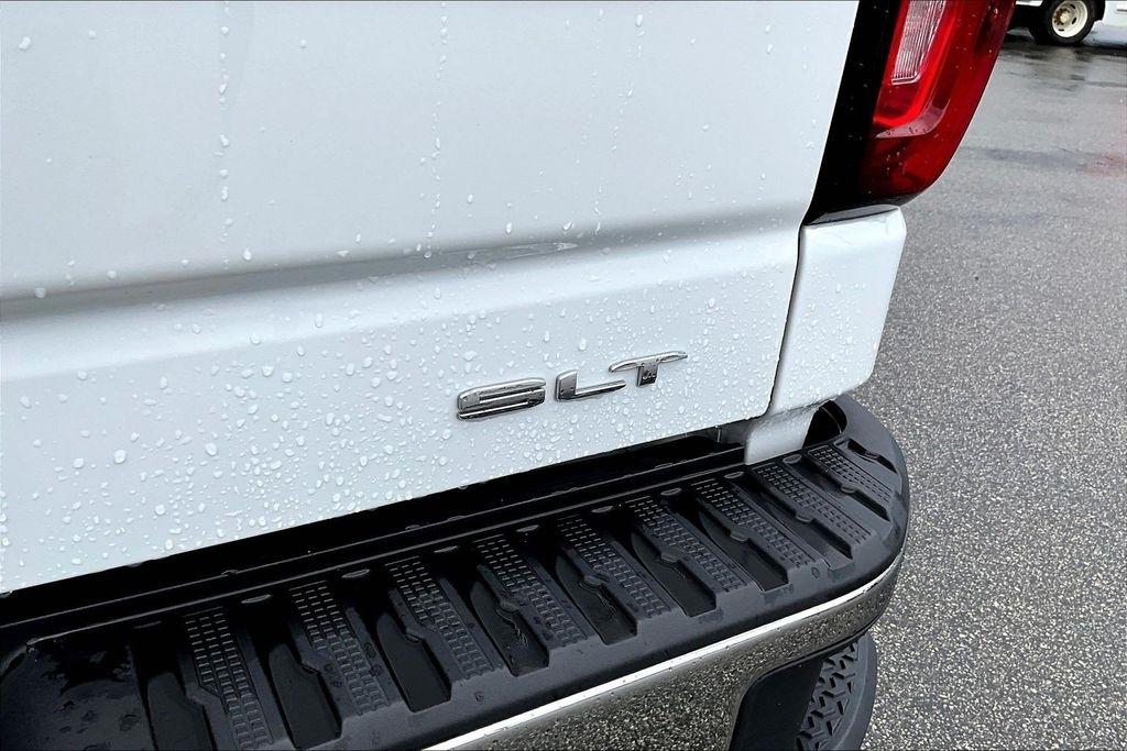 GMC Sierra 1500 SLT Crew Cab 4WD 2026