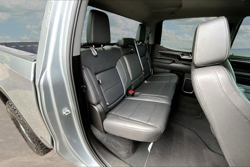 GMC Sierra 1500 SLT Crew Cab 4WD 2025