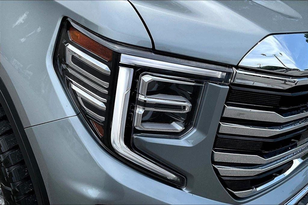 GMC Sierra 1500 SLT Crew Cab 4WD 2025
