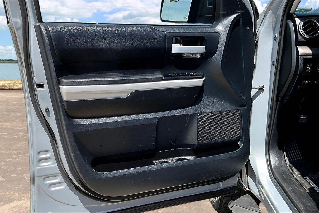 Toyota Tundra  2018