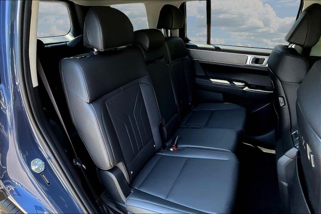 Hyundai Santa Fe Hybrid SEL AWD 2025