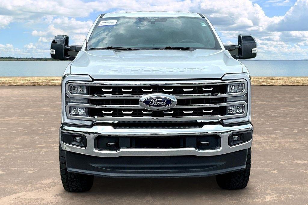 Ford F-250 SD Lariat Crew Cab 4WD 2026