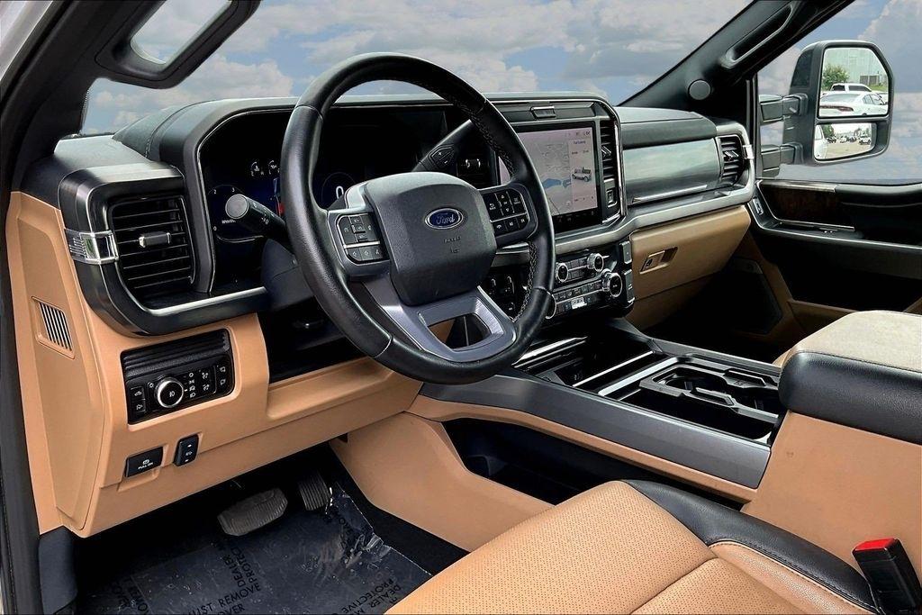 Ford F-250 SD Lariat Crew Cab 4WD 2026