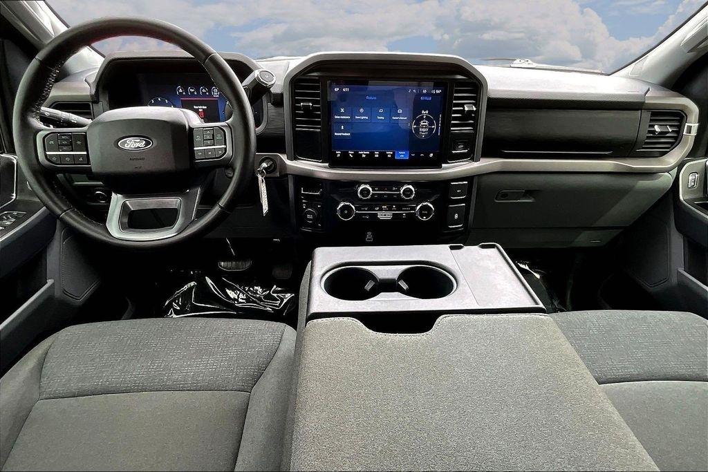 Ford F-150 XLT SuperCrew 4WD 2025