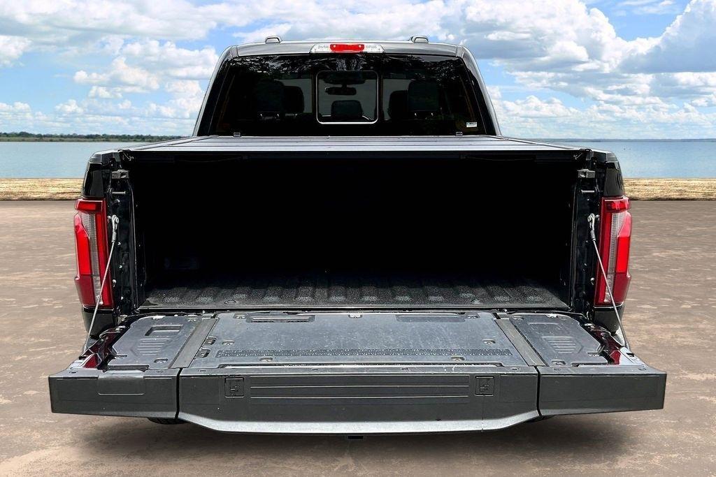 Ford F-150 Lariat SuperCrew 4WD 2024