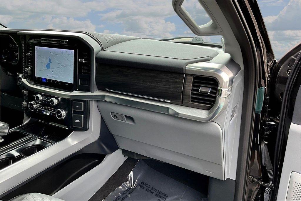 Ford F-150 Lariat SuperCrew 4WD 2024